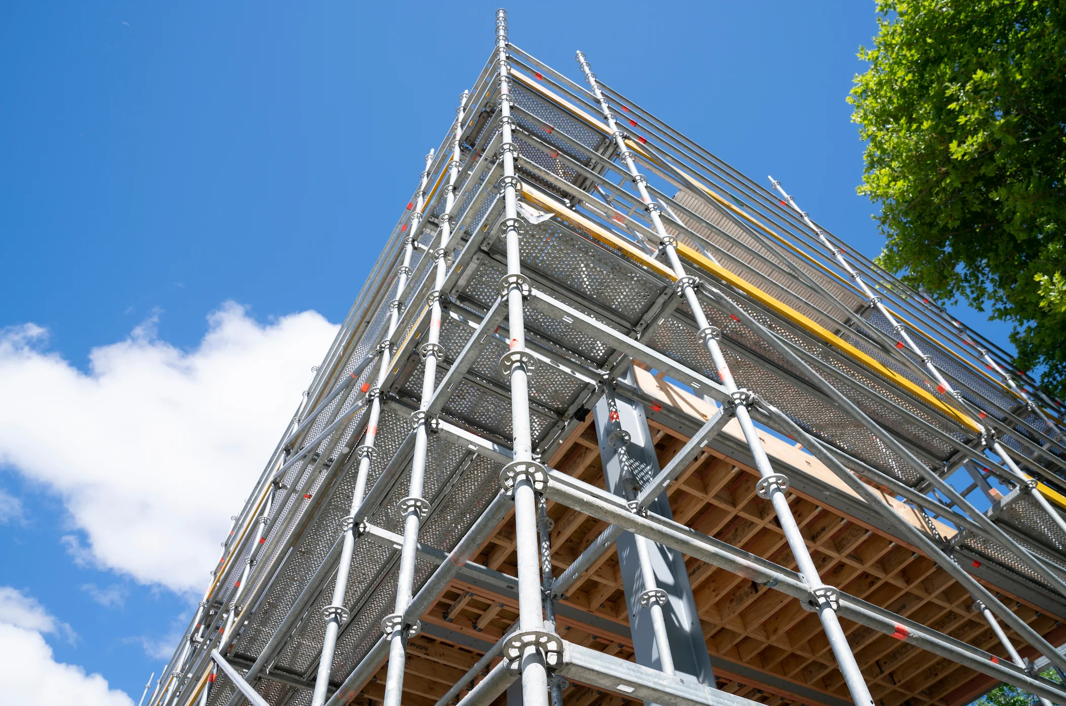Construcción vertical SLP