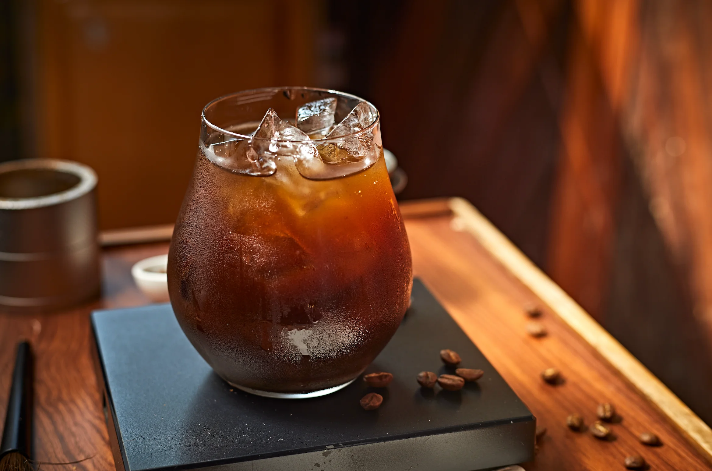 Cómo preparar un cold brew: elaboración, extracción y ciencia del café en frío