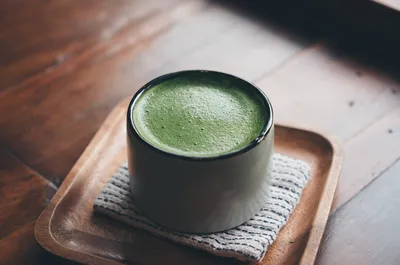 Matcha: la guía para entender el té verde que conquistó las cafeterías